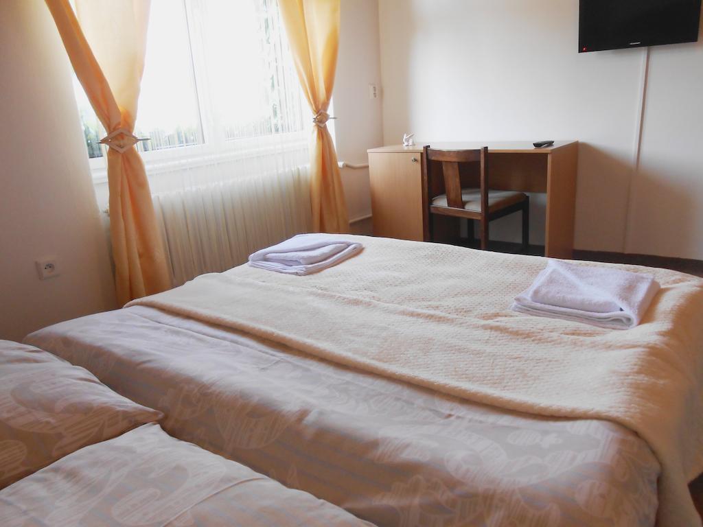 White Rabbit Hall Hotel Poděbrady Cameră foto