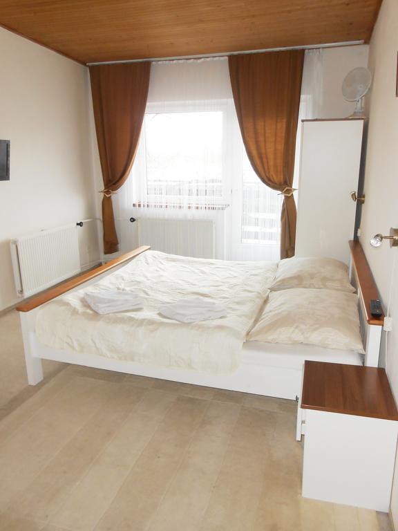 White Rabbit Hall Hotel Poděbrady Cameră foto